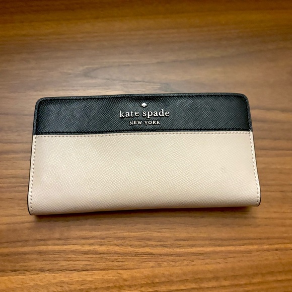 Kate Spade Canvas Long Wallet Tan/Black In Classic Style - Picture 1 of 4